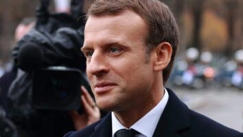 Emmanuel Macron : ce célèbre animateur télé serait son cousin