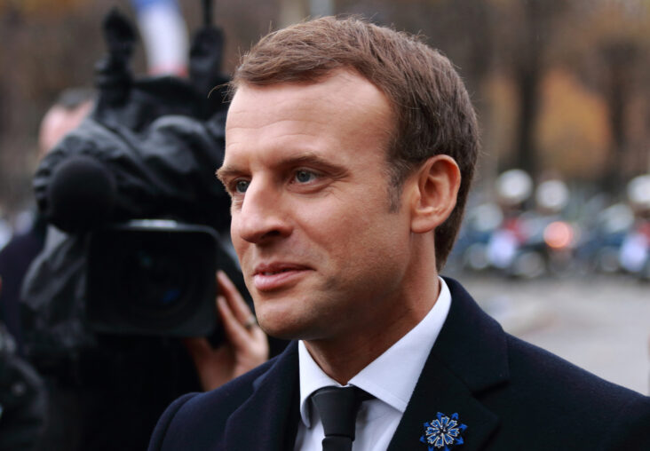 Emmanuel Macron : ce célèbre animateur télé serait son cousin
