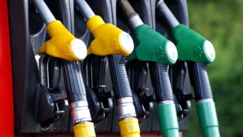 Le prix du carburant varie en fonction des pays